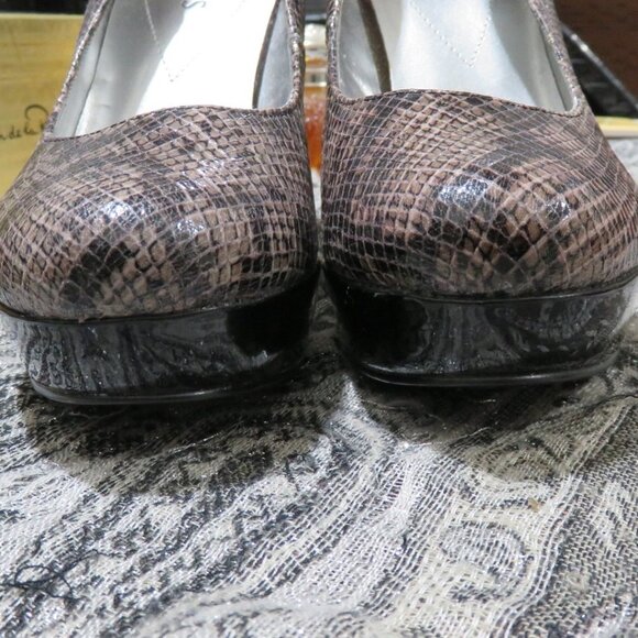 Guess by Marciano Andrea Platform Snakeskin Heels Pumps stilettos 7.5 Gorgeous! - Picture 2 of 13
